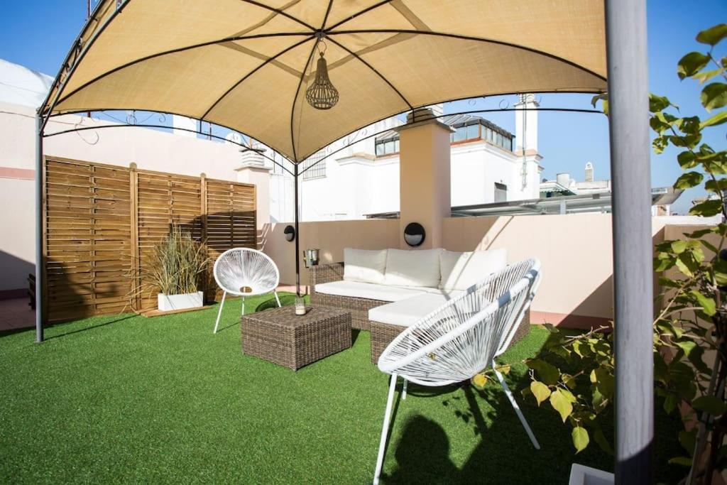 Esse ático. Precioso ático Con Terraza En Pleno Centro Appartamento